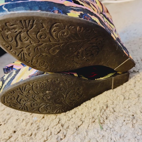 2 for 1 CHARLOTTE RUSSE AZTEC WEDGE BOOTIES - SZ 7 - Picture 16 of 16